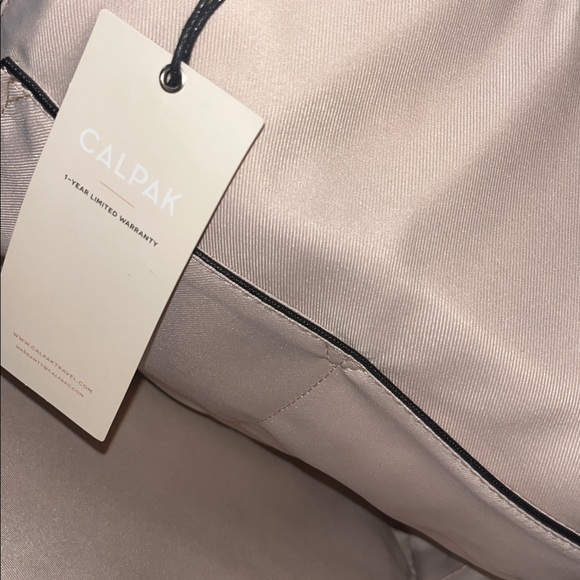 Calpak - Picture 10 of 10